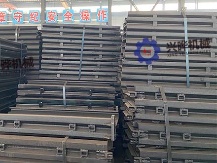 興曄SGB刮板機中部槽 礦用30T40T過(guò)渡槽 加厚錳板材質(zhì)