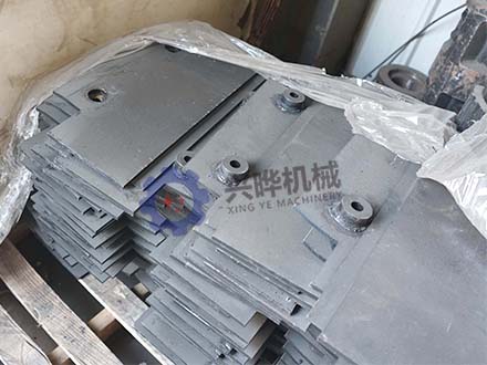 興曄刮板輸送機護軸板 礦用40t舌板 結構簡(jiǎn)單維護方便